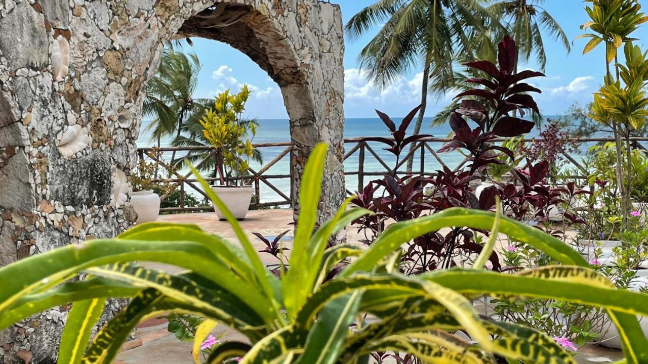 Samaki Lodge & Spa Uroa Exterior photo