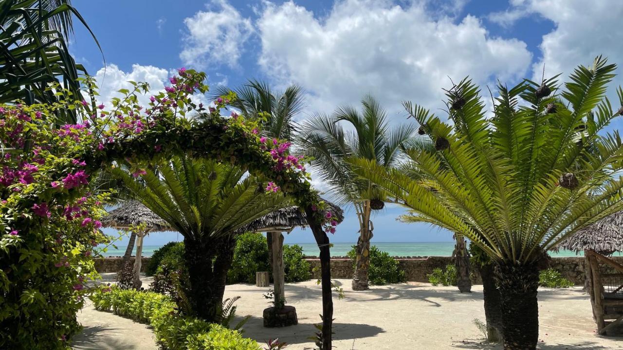 Samaki Lodge & Spa Uroa Exterior photo