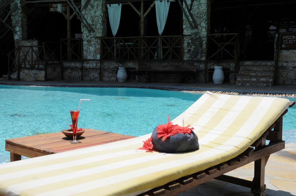 Samaki Lodge & Spa Uroa Exterior photo